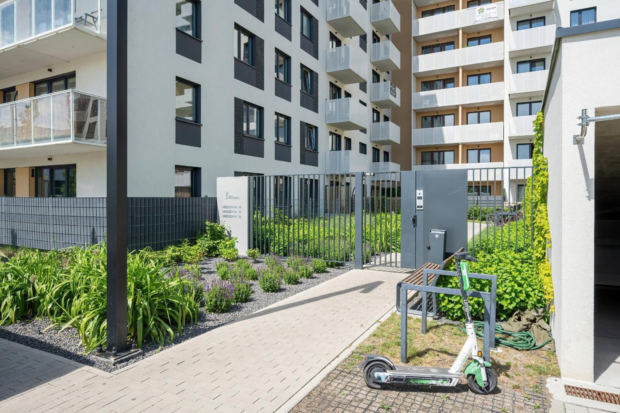 Miedziana Bright Apartment With Balcony And Parking Wroclaw By Noclegi Renters Bagian luar foto